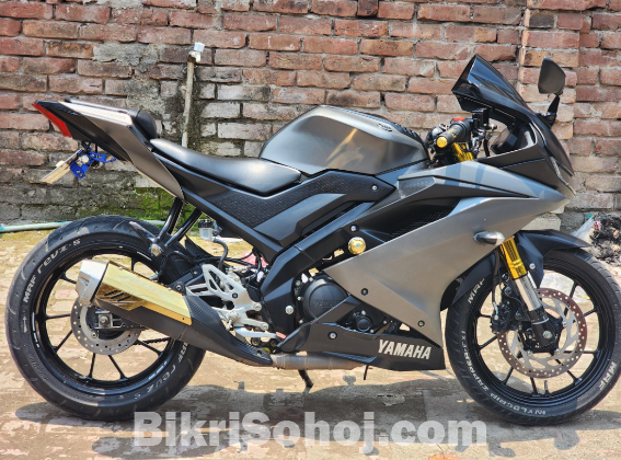 Yamaha R15 v3 (bs6)